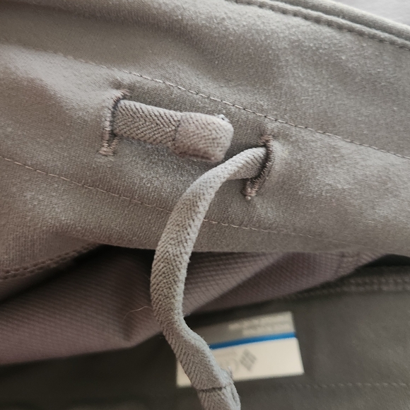 Columbia Gray Athletic Performance Shorts - Picture 7 of 7